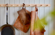 Ladda upp bild till gallerivisning, Knopplist i furu - classic